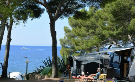 Camping La Plage du Dramont - Kids-Campings.com